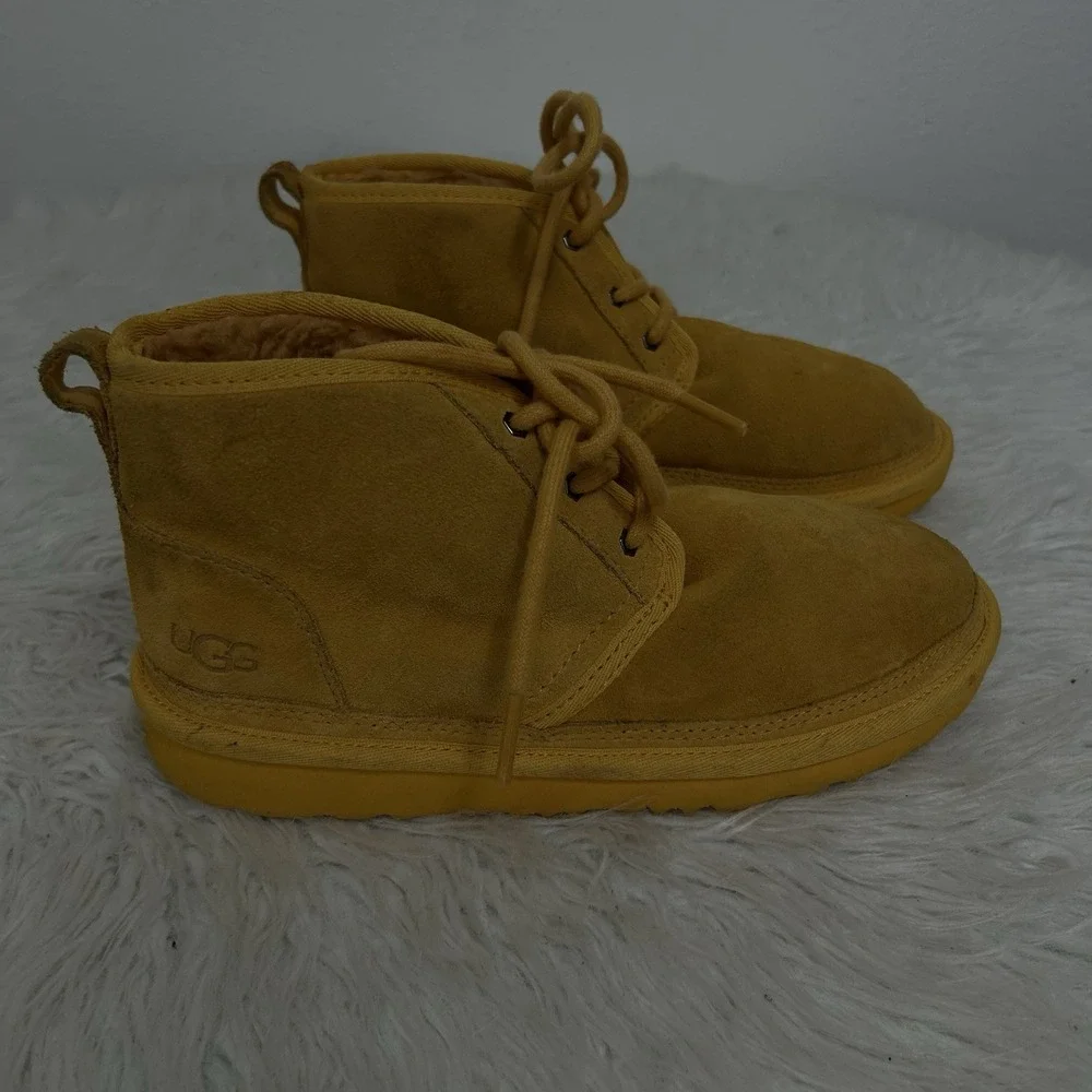 UGG‎ Kids Neumel Sheepskin Chukka Boots Golden Yellow Size 4 Tie Up Plush Lining